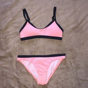 Sporty pink bikini set